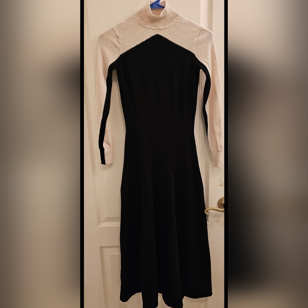IRIS & INK 100% Merino Wool black and cream dress